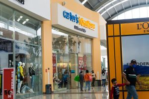 Tienda Carters Oshkosh en plaza Outlet Puebla Premier