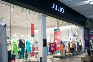 Tienda Julio en plaza Outlet Puebla Premier