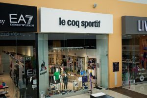 Tienda Le Coq Sportif en plaza Outlet Puebla Premier