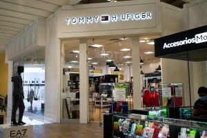 Tienda Tommy Hilfiger en plaza Outlet Puebla Premier