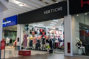 Tienda Vertiche en plaza Outlet Puebla Premier