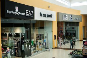 Tienda Psycho Bunny/Ea7 en plaza Outlet Puebla Premier