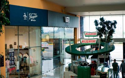 60-penguin-outlet-interior-plaza