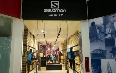 Tienda Salomon en plaza Outlet Puebla Premier